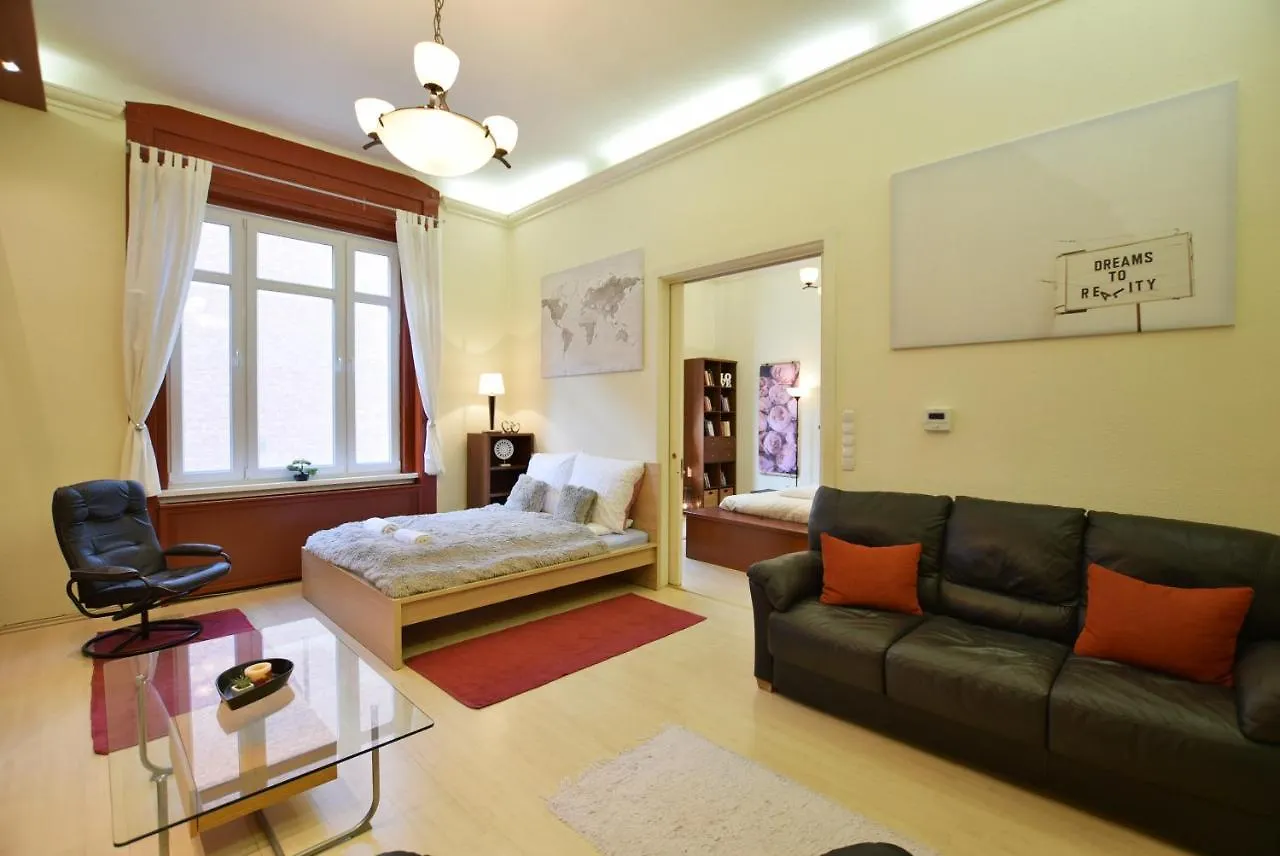 Ultra Central Apartment At Synagogue Budapest 0*,  Hungary